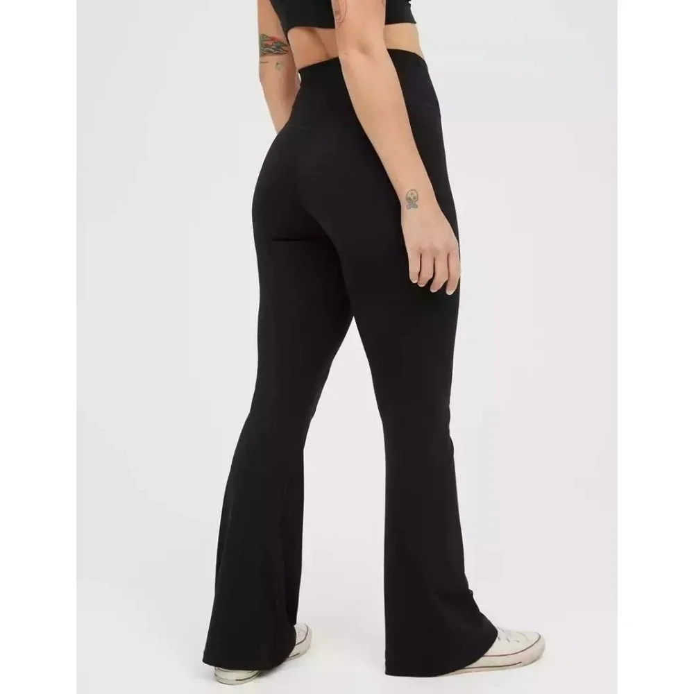 NWT OFFLINE By Aerie Real Me High Waisted Crossover Flare Legging Black Size Med - Picture 2 of 12